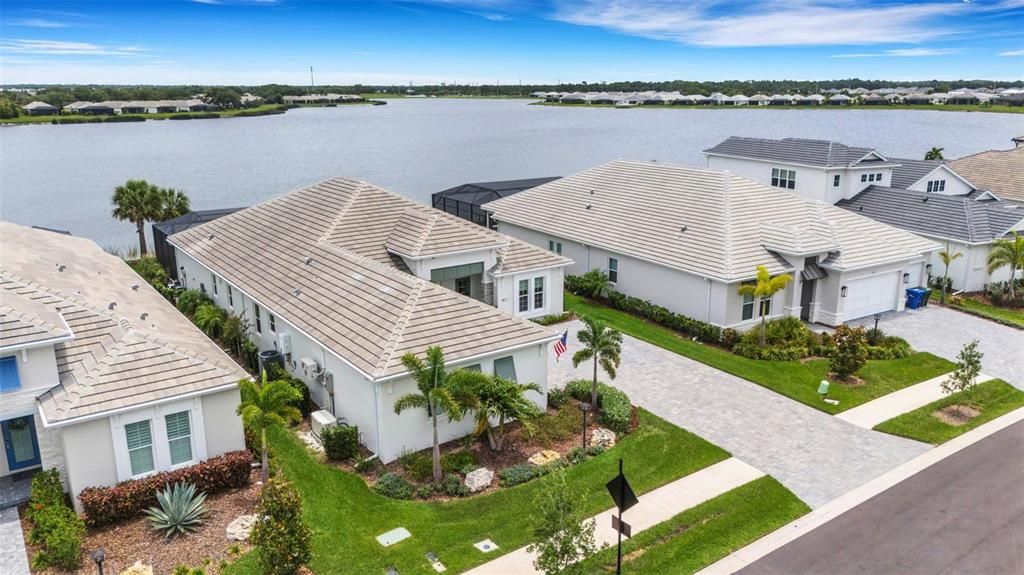 Activo con contrato: $1,599,000 (3 camas, 3 baños, 2675 Pies cuadrados)