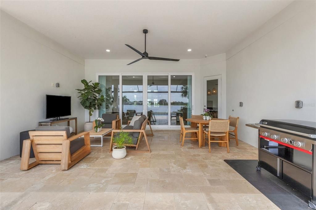 Activo con contrato: $1,599,000 (3 camas, 3 baños, 2675 Pies cuadrados)