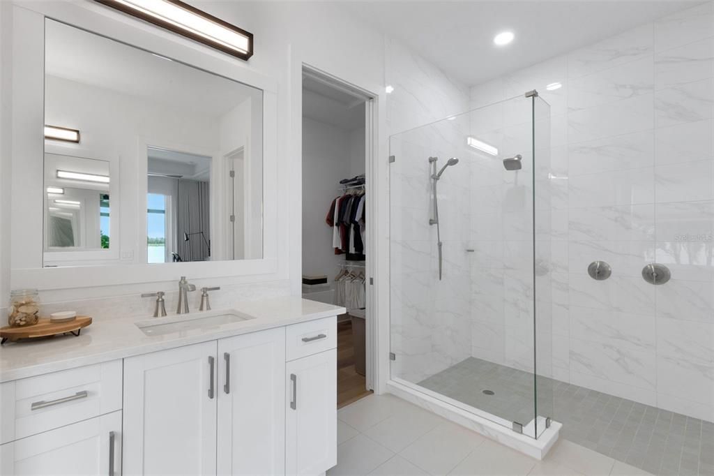 Activo con contrato: $1,599,000 (3 camas, 3 baños, 2675 Pies cuadrados)