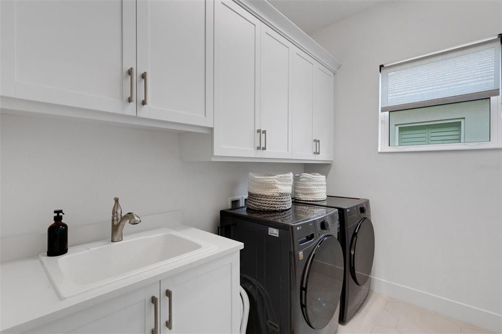 Activo con contrato: $1,599,000 (3 camas, 3 baños, 2675 Pies cuadrados)