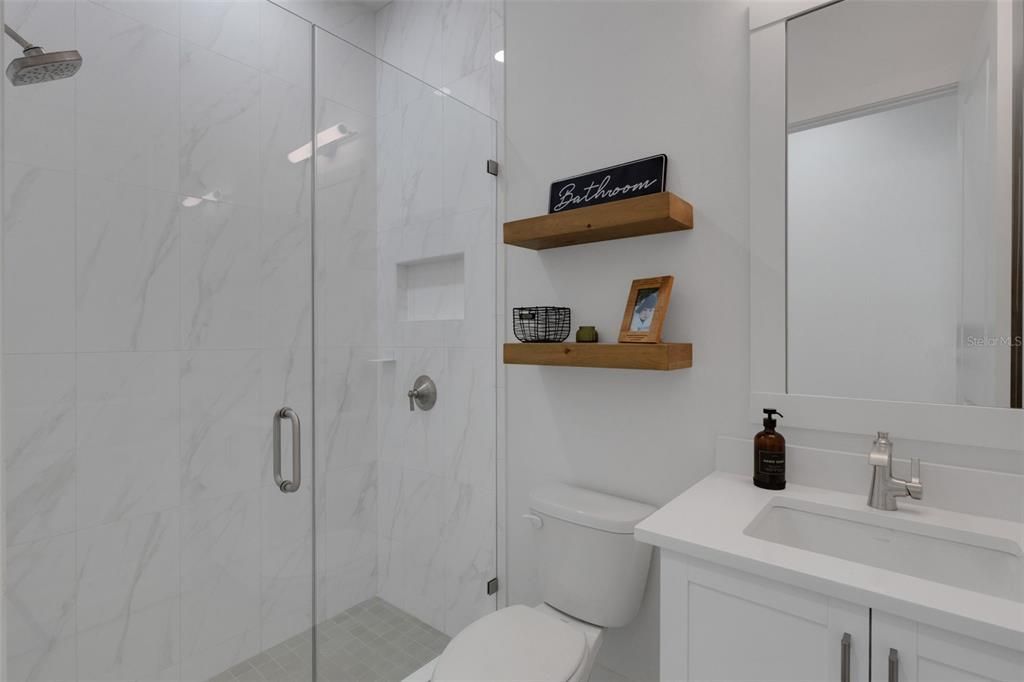 Activo con contrato: $1,599,000 (3 camas, 3 baños, 2675 Pies cuadrados)