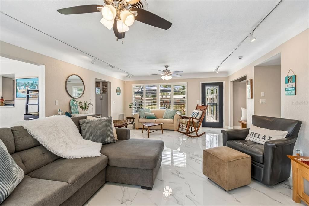 For Rent: $3,995 (2 beds, 2 baths, 1166 Square Feet)