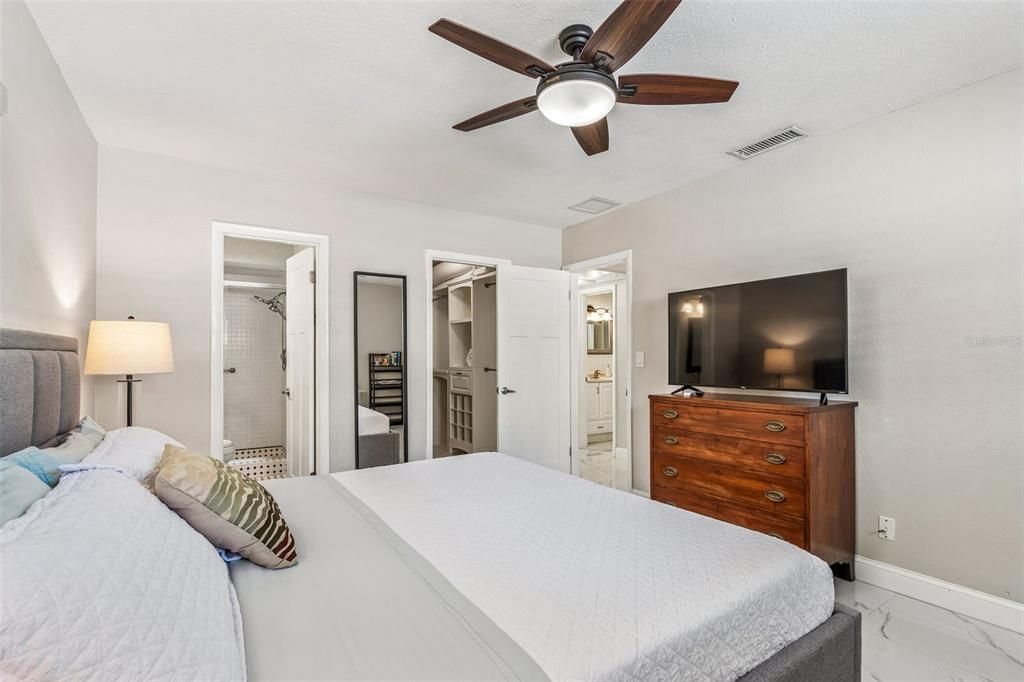 For Rent: $3,995 (2 beds, 2 baths, 1166 Square Feet)