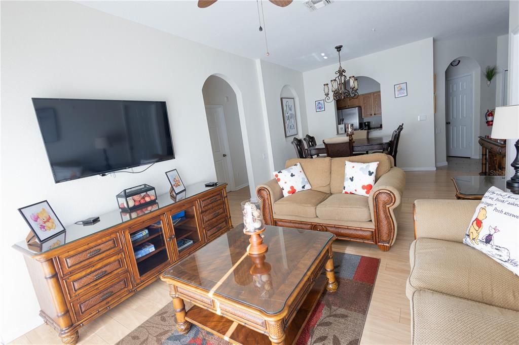 For Sale: $225,000 (3 beds, 2 baths, 1246 Square Feet)