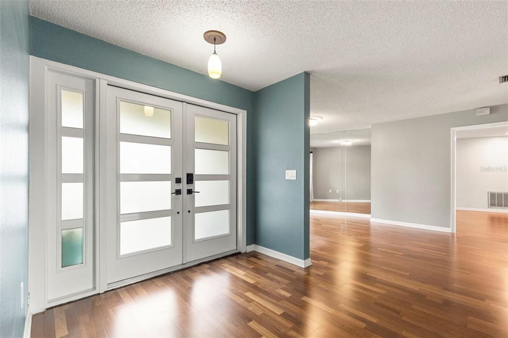 For Sale: $785,000 (4 beds, 2 baths, 2825 Square Feet)