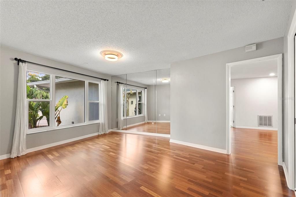 For Sale: $785,000 (4 beds, 2 baths, 2825 Square Feet)