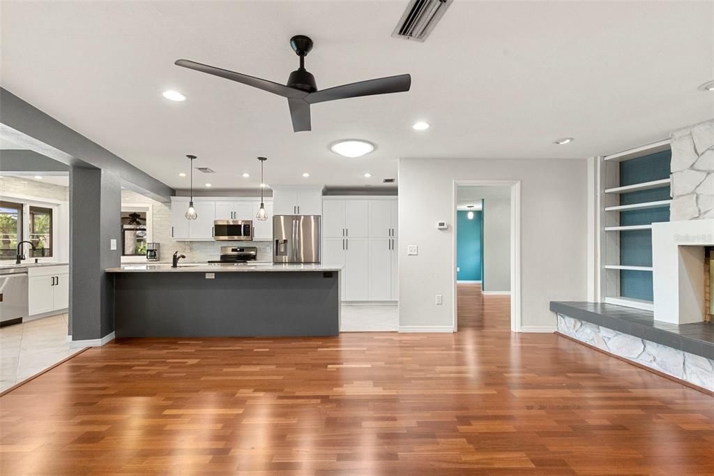 For Sale: $785,000 (4 beds, 2 baths, 2825 Square Feet)
