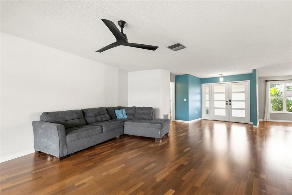 For Sale: $785,000 (4 beds, 2 baths, 2825 Square Feet)