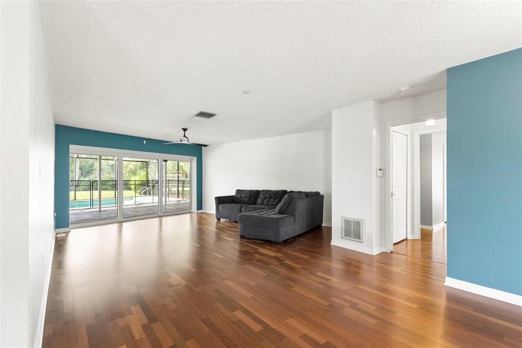 For Sale: $785,000 (4 beds, 2 baths, 2825 Square Feet)