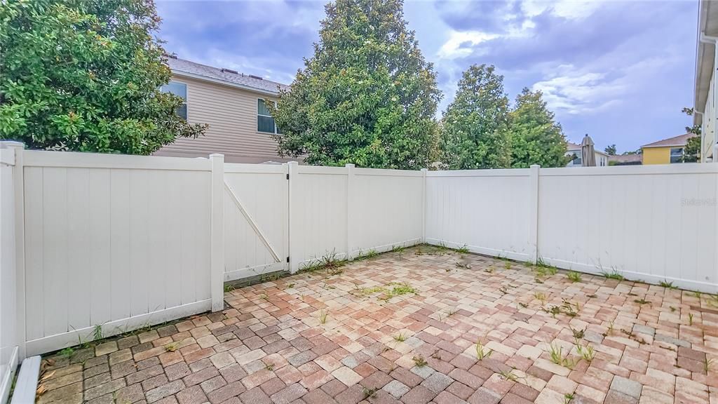 For Rent: $2,250 (4 beds, 3 baths, 1637 Square Feet)