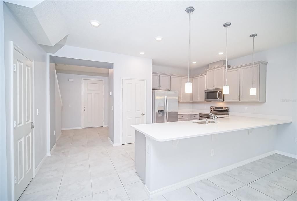For Rent: $2,250 (4 beds, 3 baths, 1637 Square Feet)