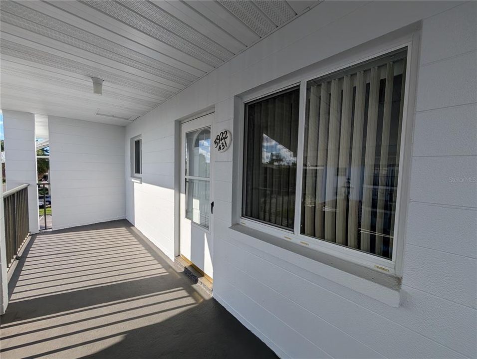 For Sale: $130,000 (2 beds, 2 baths, 966 Square Feet)