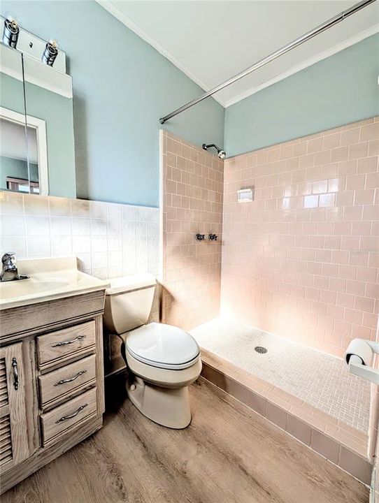 For Sale: $130,000 (2 beds, 2 baths, 966 Square Feet)