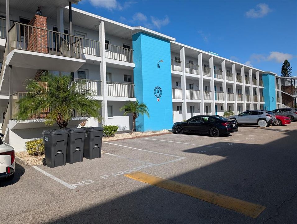 For Sale: $130,000 (2 beds, 2 baths, 966 Square Feet)