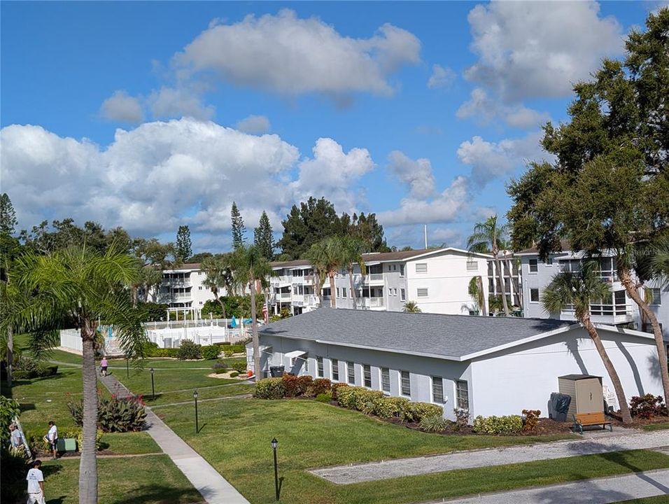 For Sale: $130,000 (2 beds, 2 baths, 966 Square Feet)