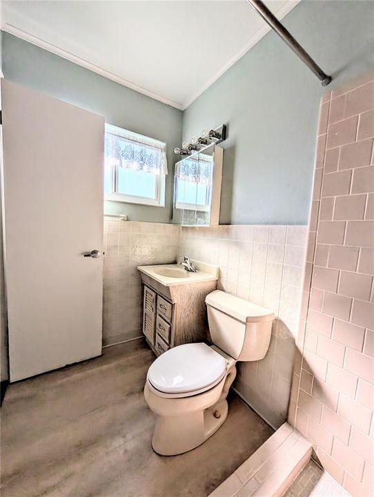 For Sale: $130,000 (2 beds, 2 baths, 966 Square Feet)