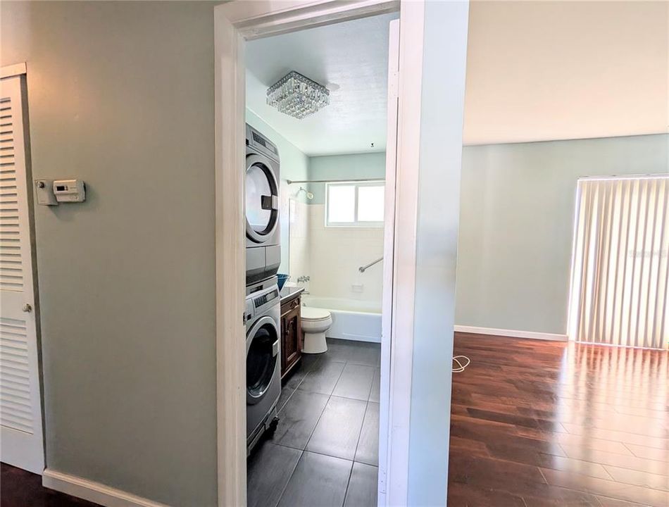For Sale: $130,000 (2 beds, 2 baths, 966 Square Feet)