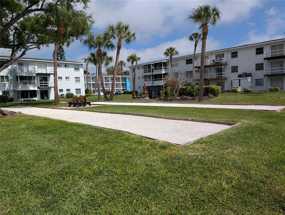 For Sale: $130,000 (2 beds, 2 baths, 966 Square Feet)