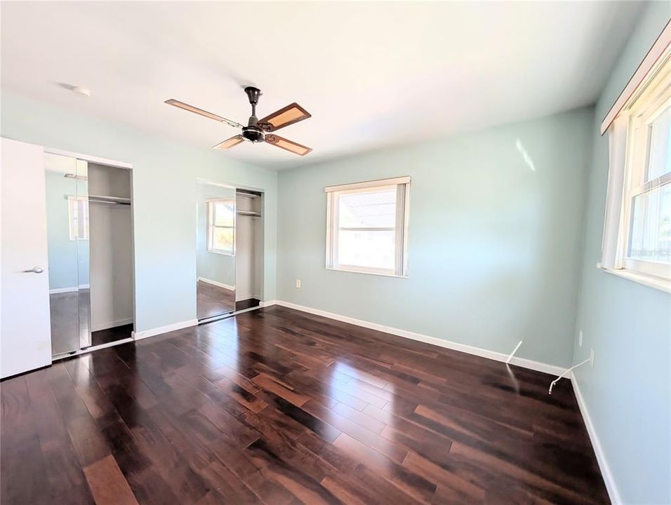 For Sale: $130,000 (2 beds, 2 baths, 966 Square Feet)