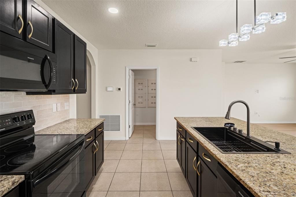 For Sale: $319,900 (4 beds, 2 baths, 1771 Square Feet)