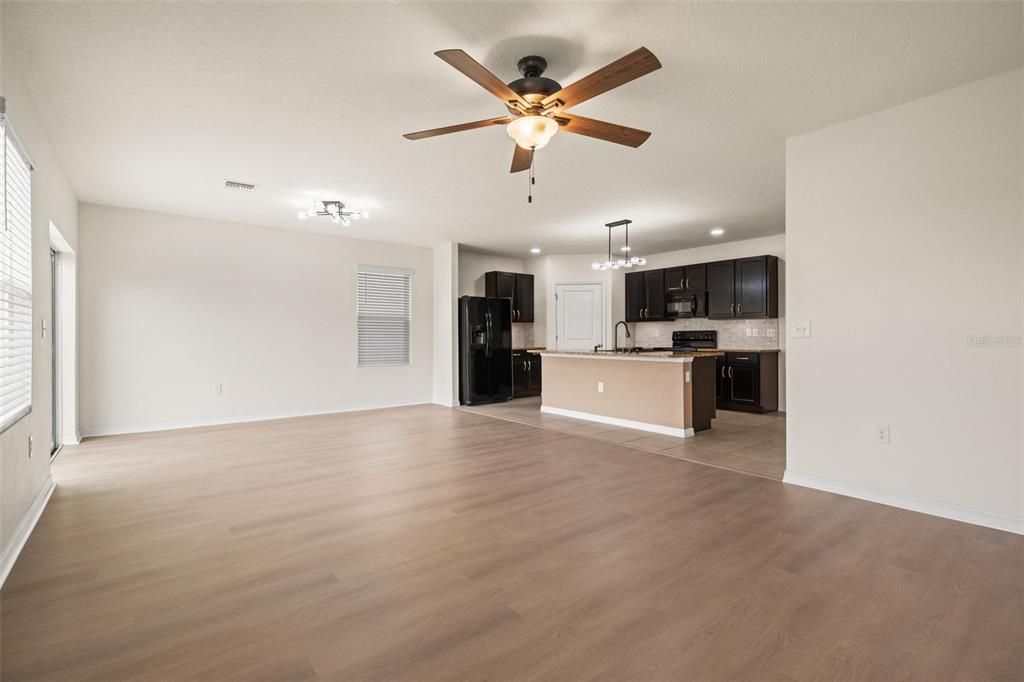 For Sale: $319,900 (4 beds, 2 baths, 1771 Square Feet)
