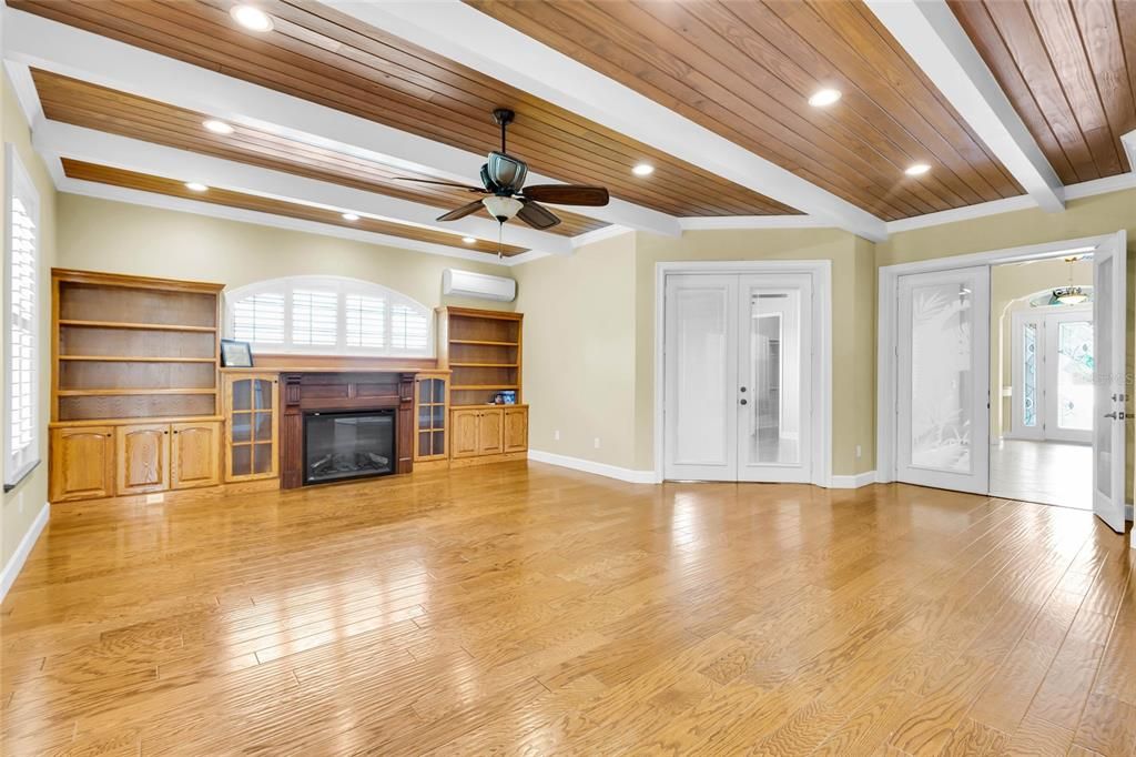 На продажу: $599,999 (4 спален, 3 ванн, 2763 Квадратных фут)