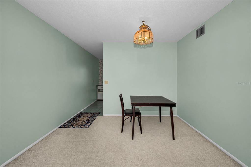 For Sale: $109,000 (2 beds, 1 baths, 1100 Square Feet)