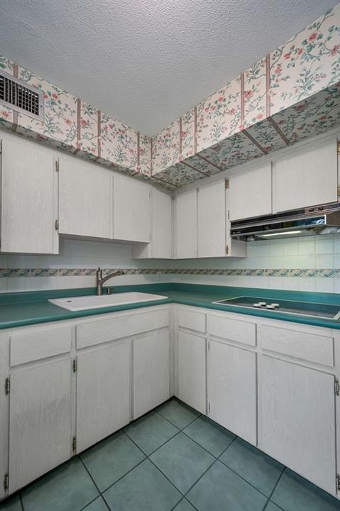 For Sale: $109,000 (2 beds, 1 baths, 1100 Square Feet)