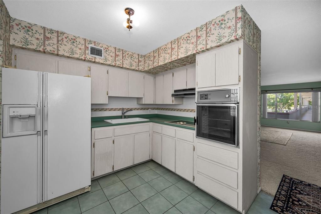 For Sale: $109,000 (2 beds, 1 baths, 1100 Square Feet)