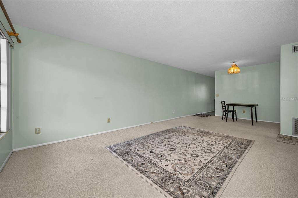 For Sale: $109,000 (2 beds, 1 baths, 1100 Square Feet)
