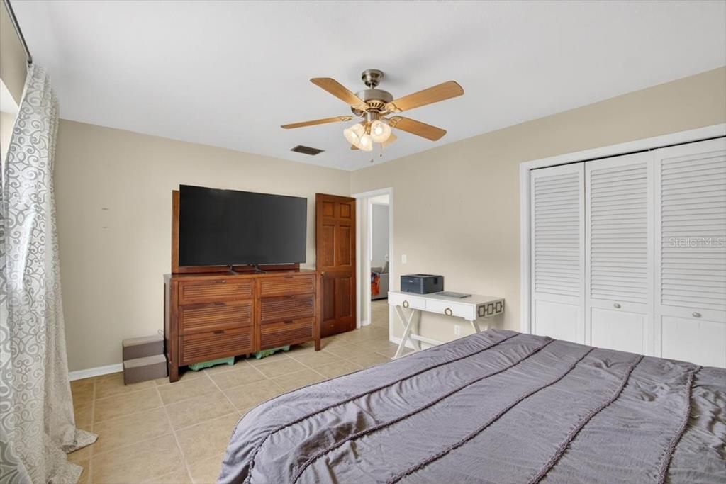 For Sale: $490,000 (4 beds, 3 baths, 2300 Square Feet)