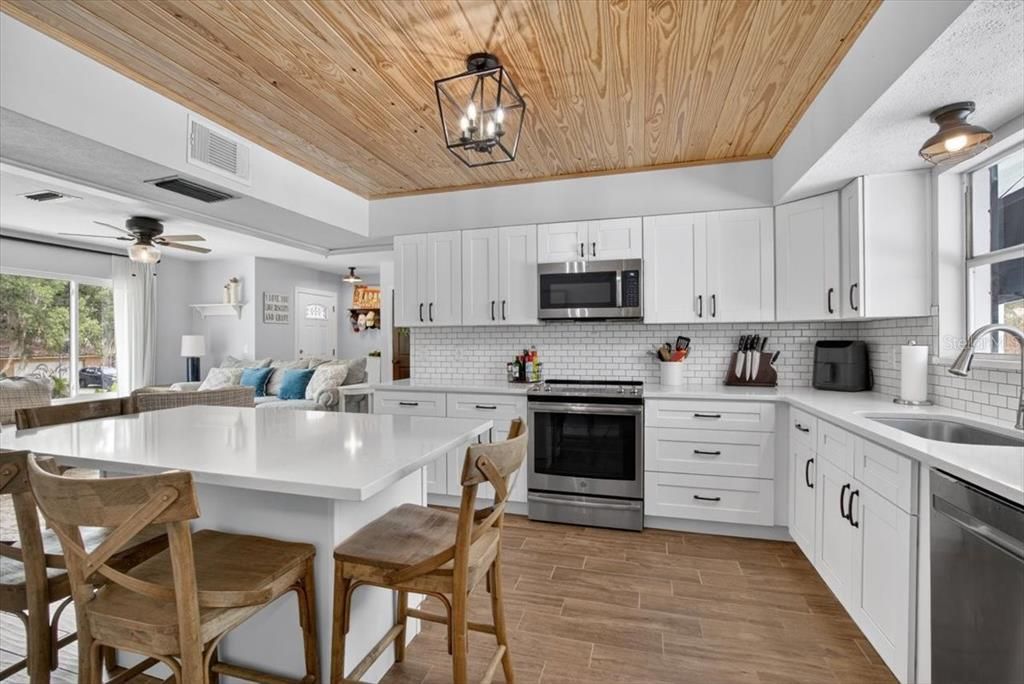 For Sale: $490,000 (4 beds, 3 baths, 2300 Square Feet)