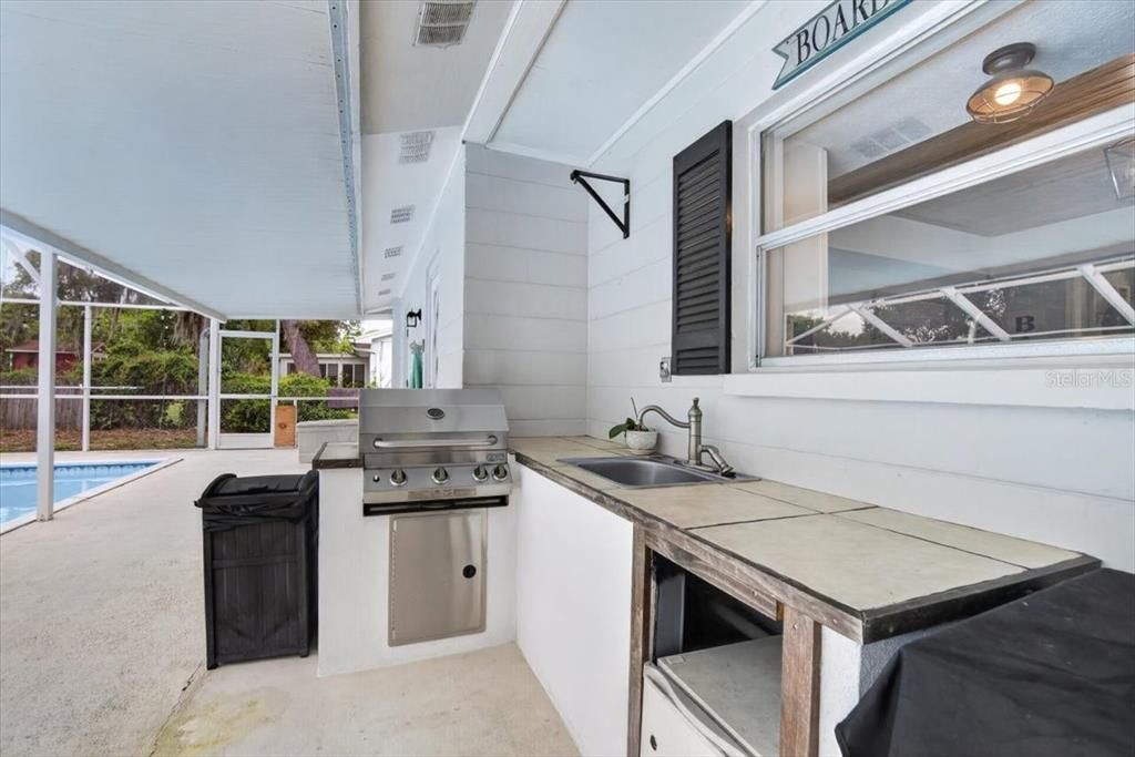 For Sale: $490,000 (4 beds, 3 baths, 2300 Square Feet)