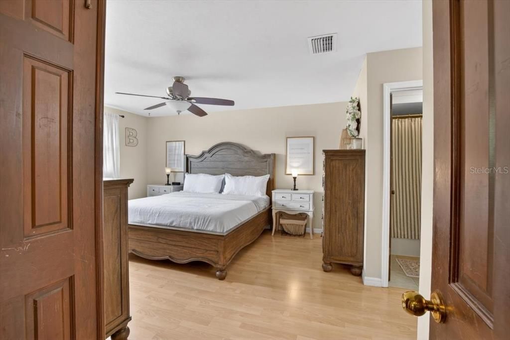 For Sale: $490,000 (4 beds, 3 baths, 2300 Square Feet)