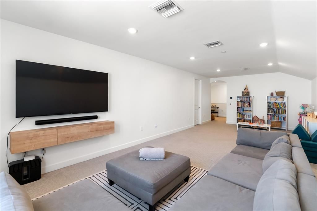 For Sale: $1,250,000 (4 beds, 3 baths, 4120 Square Feet)