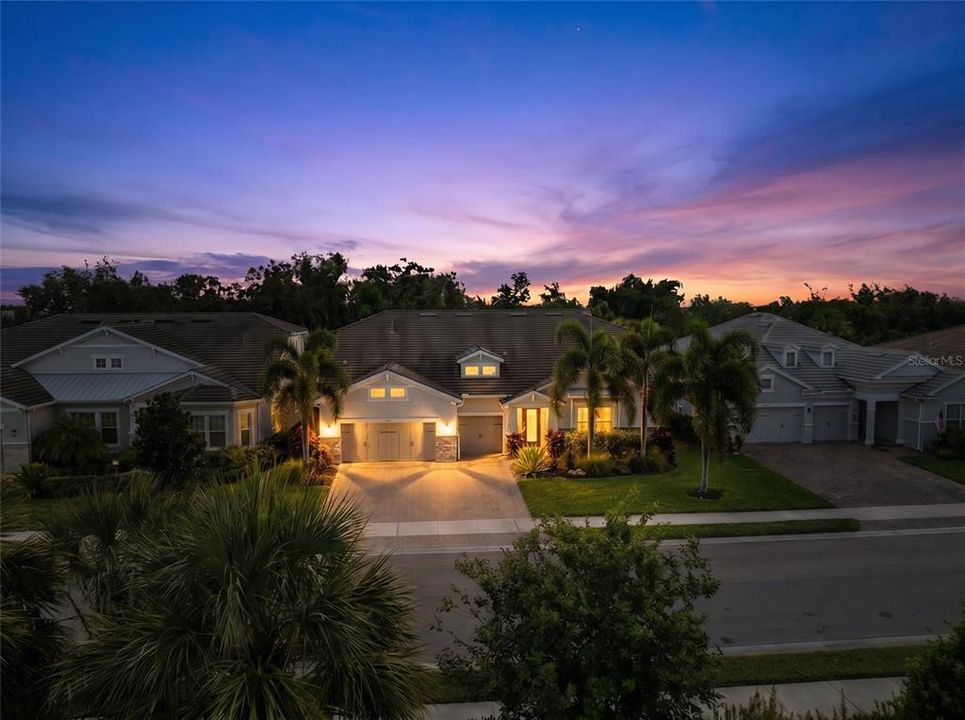 For Sale: $1,250,000 (4 beds, 3 baths, 4120 Square Feet)