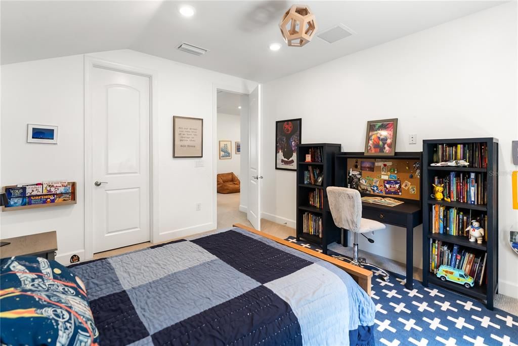 For Sale: $1,250,000 (4 beds, 3 baths, 4120 Square Feet)