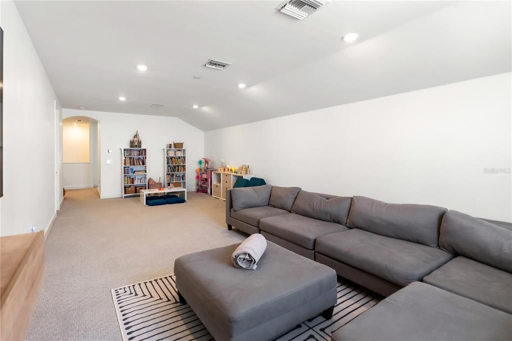 For Sale: $1,250,000 (4 beds, 3 baths, 4120 Square Feet)