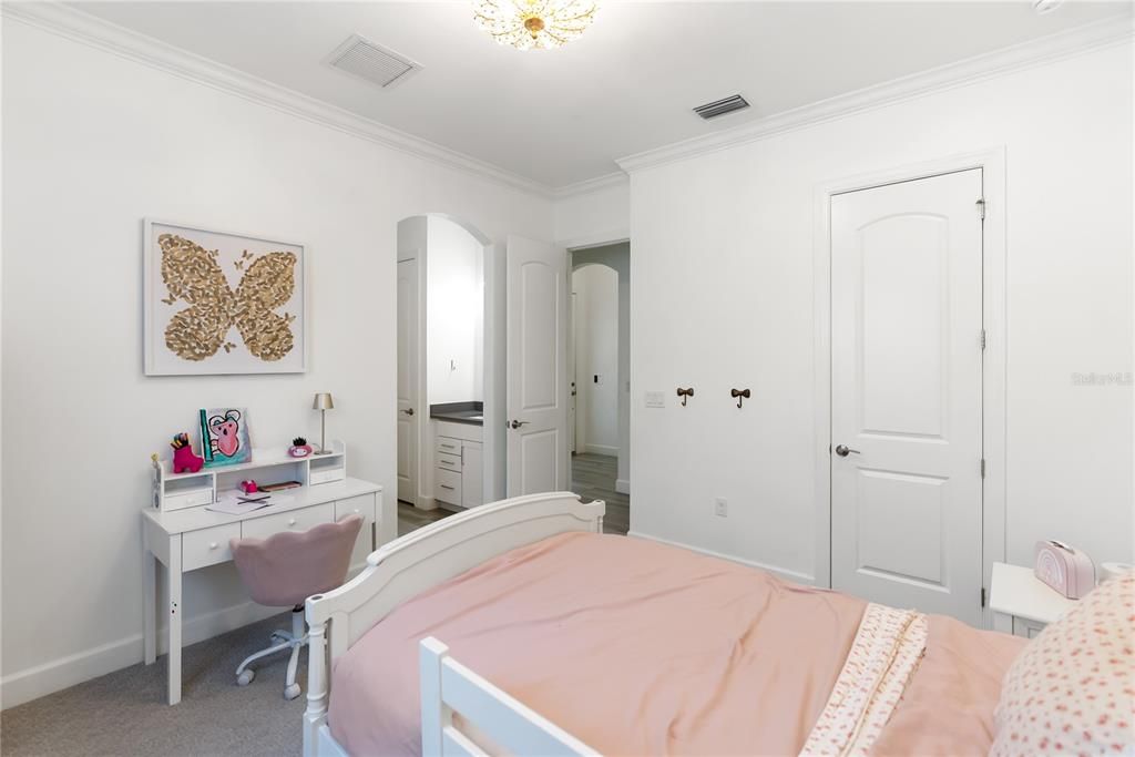 For Sale: $1,250,000 (4 beds, 3 baths, 4120 Square Feet)