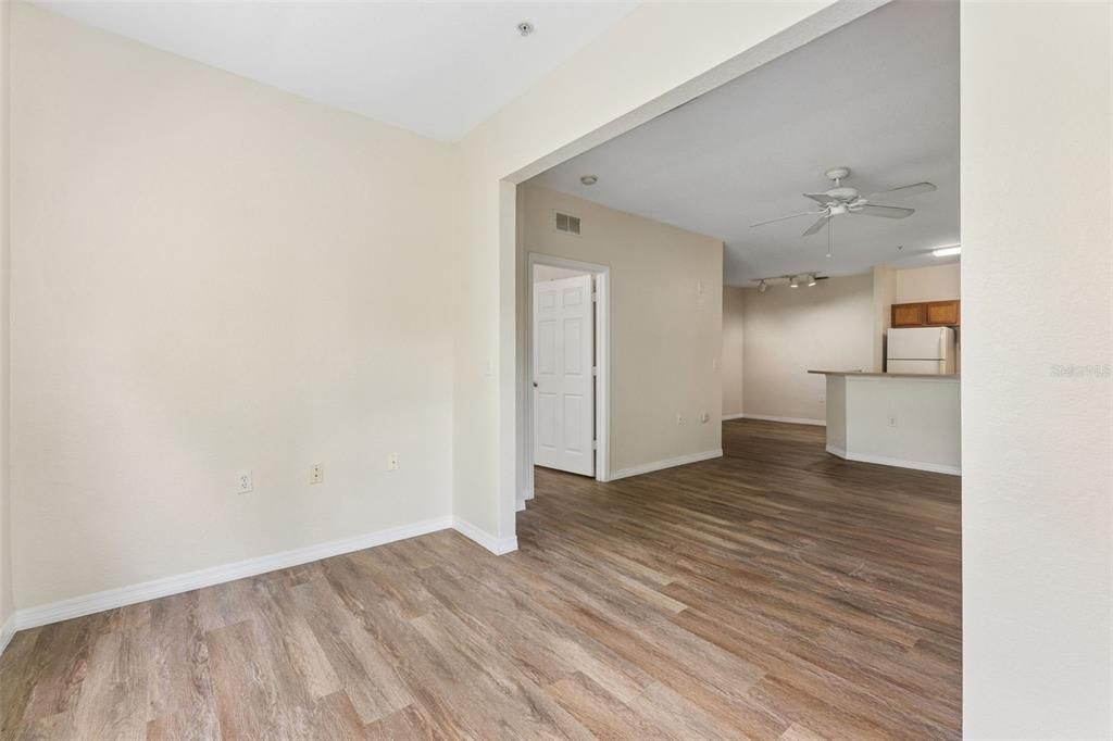 For Sale: $213,500 (2 beds, 2 baths, 1046 Square Feet)