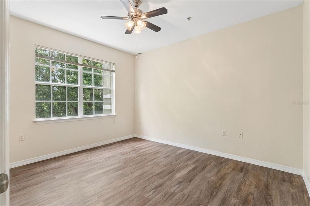 For Sale: $213,500 (2 beds, 2 baths, 1046 Square Feet)