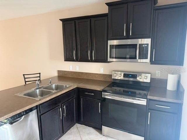 В аренду: $1,950 (2 спален, 2 ванн, 1056 Квадратных фут)
