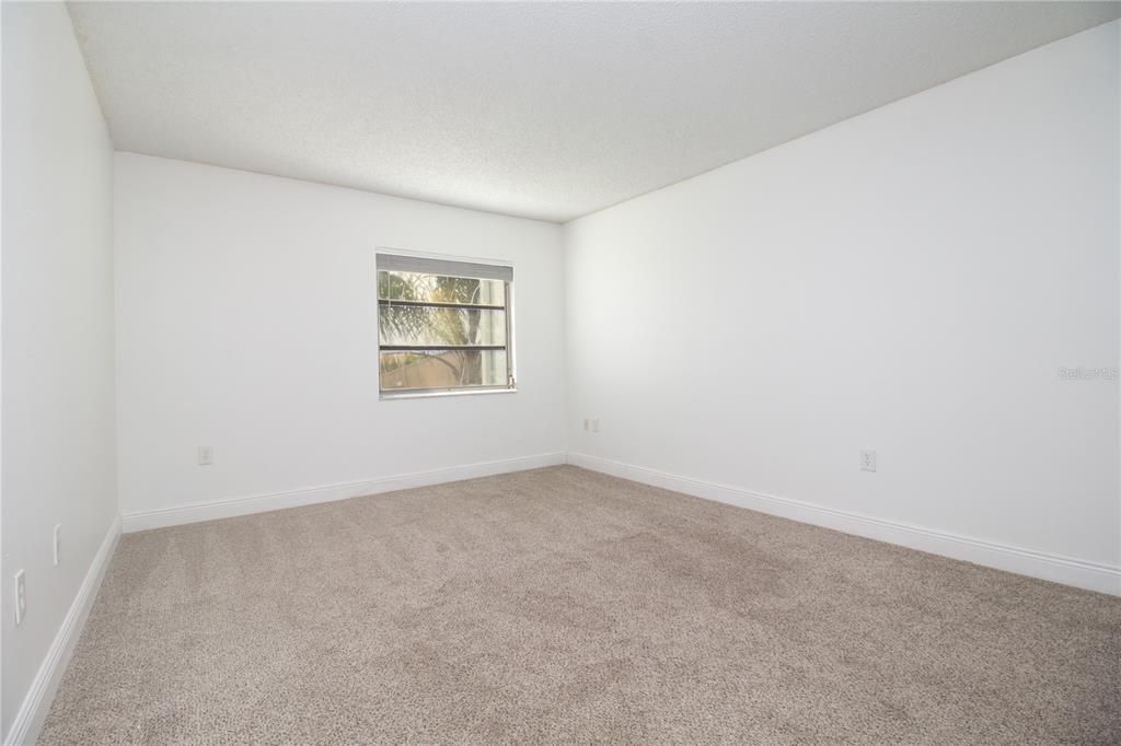 For Sale: $139,950 (2 beds, 1 baths, 968 Square Feet)