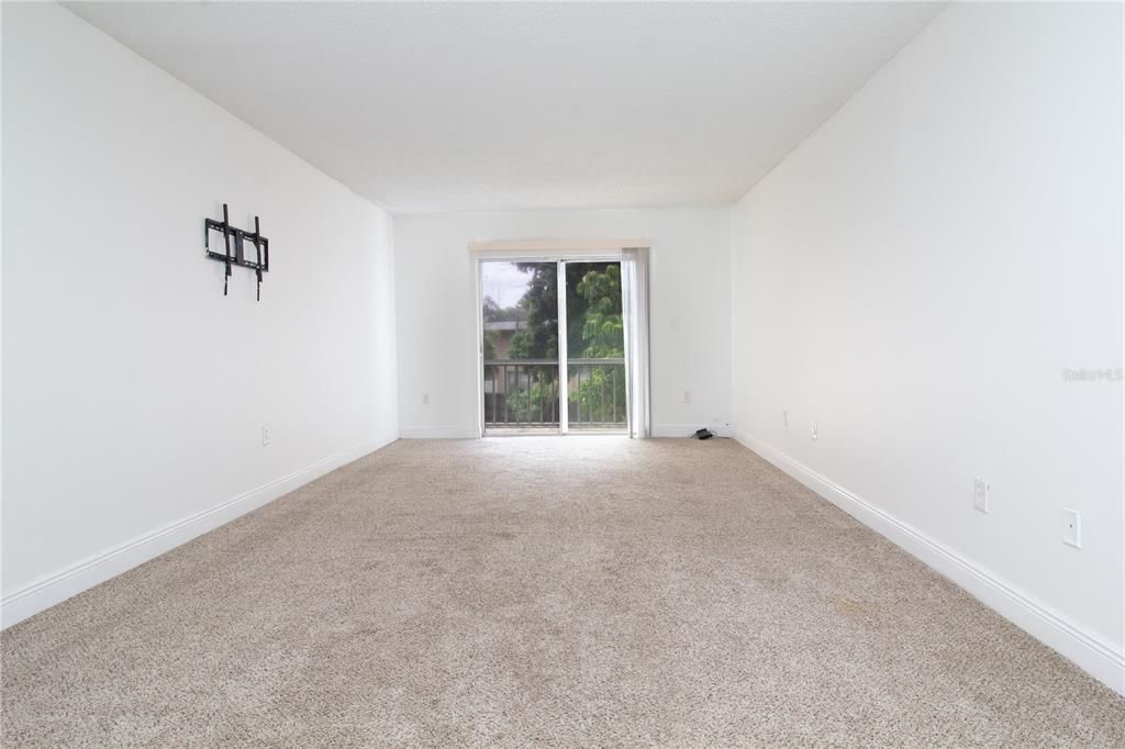 For Sale: $139,950 (2 beds, 1 baths, 968 Square Feet)
