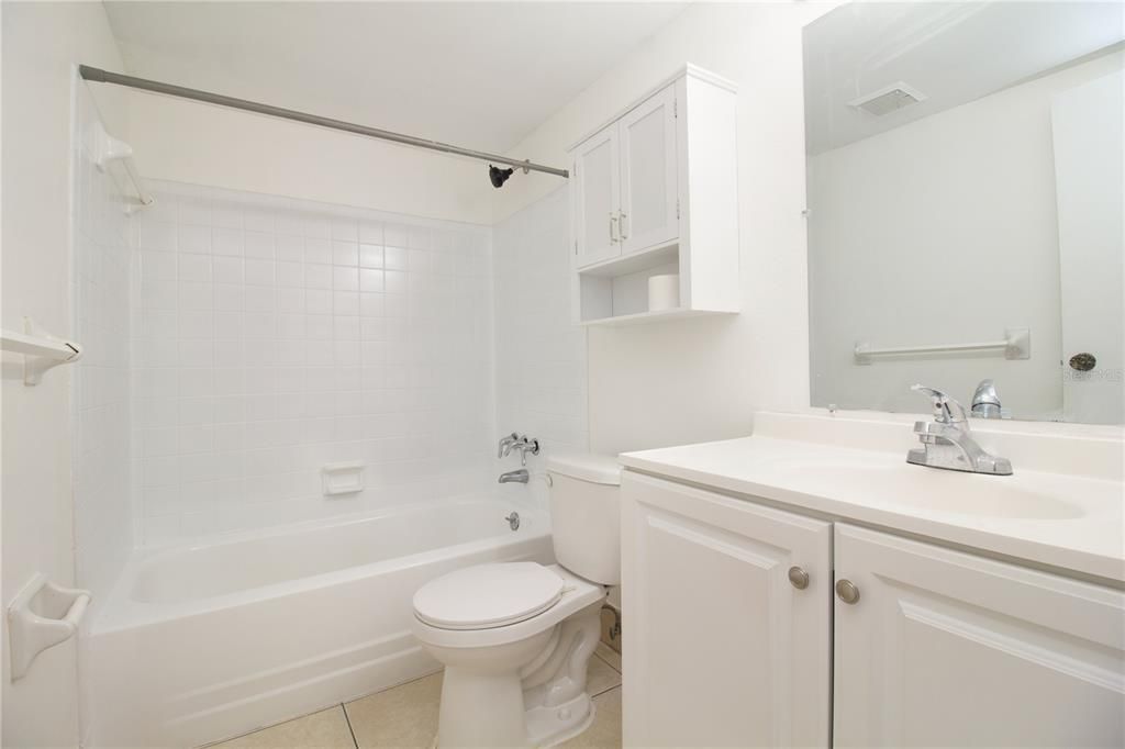 For Sale: $139,950 (2 beds, 1 baths, 968 Square Feet)