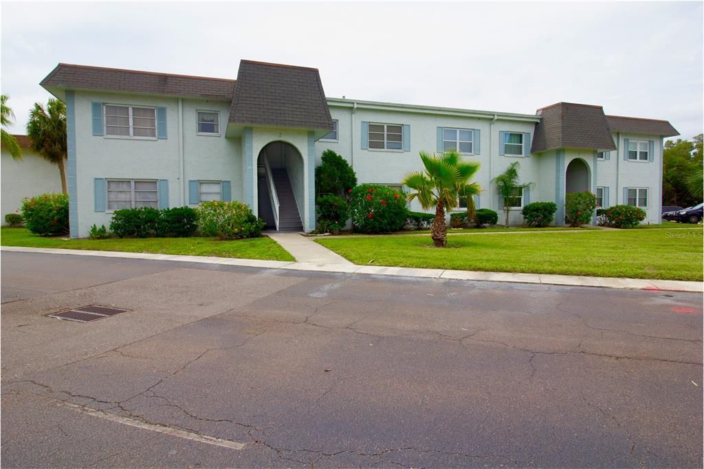 For Sale: $139,950 (2 beds, 1 baths, 968 Square Feet)