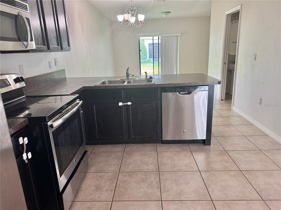 For Rent: $1,800 (2 beds, 2 baths, 1144 Square Feet)
