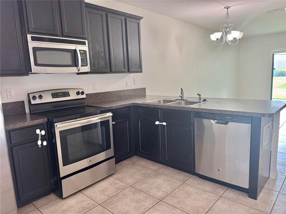 For Rent: $1,800 (2 beds, 2 baths, 1144 Square Feet)