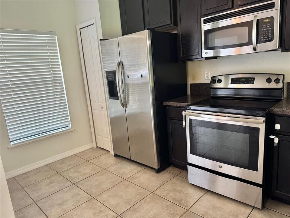 For Rent: $1,800 (2 beds, 2 baths, 1144 Square Feet)