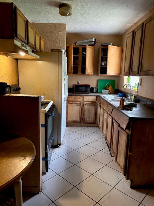 For Sale: $275,000 (3 beds, 2 baths, 1462 Square Feet)